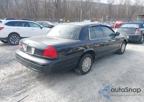2004 Ford Crown Victoria Police z USA, uszkodzony, nr VIN 2FAFP71W74X136530